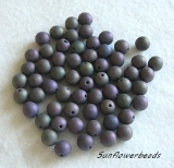 25 Stück - Glasperlen 6 mm - schwarz matt purple iris