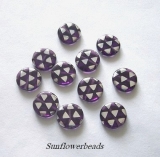 10 Stück - Glaslinsen amethyst mit silbernen Dreiecken