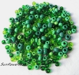 50 Gramm - Perlenmix - Rocailles grün