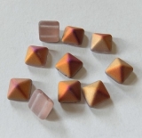 10 Stück - Pyramiden - crystal sliperit matt