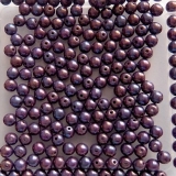 50 Stück - Glasperlen 4 mm - purple opak nebula