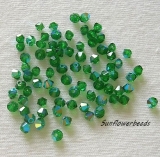 50 Stück - Glasschliffbicone 3 mm - emerald AB