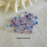 50 Stück - pinched beads - cr. blue pink matt