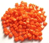 40 Stück - Zweilochperle quadratisch - orange opak
