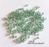 100 Stück - 3 mm Glasschliffperlen - light prairie green