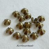 10 Perlenkappen - Blume altbronze