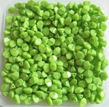 50 Stück - pinched beads - lime green perl