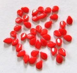 50 Stück - Preciosa Pip beads - rot opak