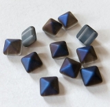 10 Stück - Pyramiden - crystal azuro matt