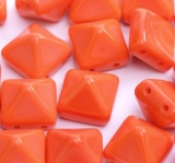 10 Stück - Pyramiden - orange opak