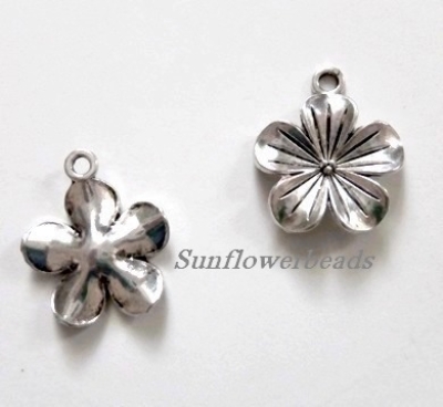 1 Stück - Anhänger Blume silber