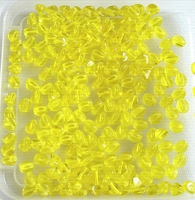 50 Stück - pinched beads - kristallgelb